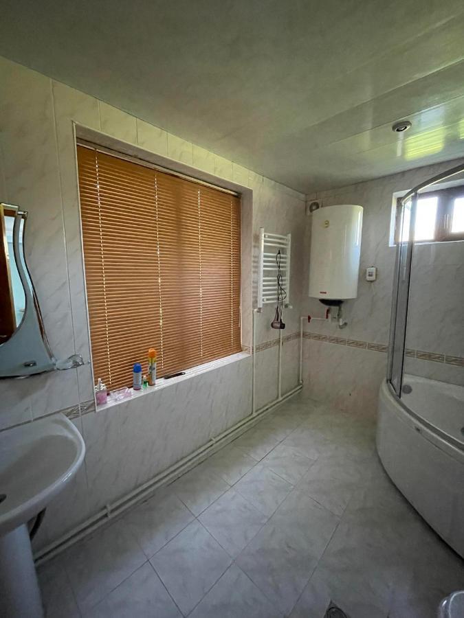 Blue Guest House Samtredia ภายนอก รูปภาพ