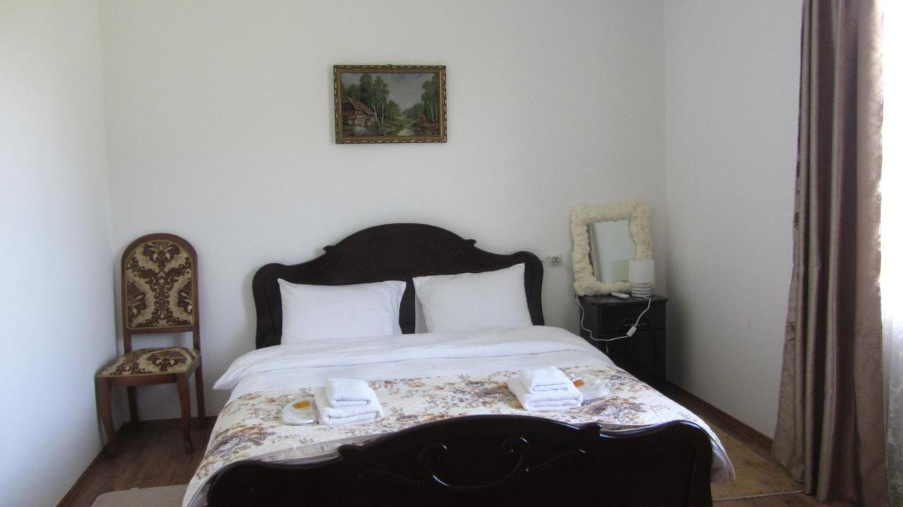 Blue Guest House Samtredia ภายนอก รูปภาพ