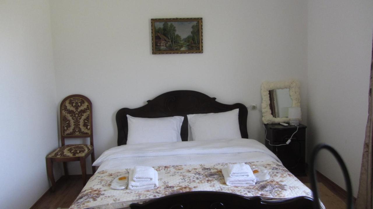 Blue Guest House Samtredia ภายนอก รูปภาพ