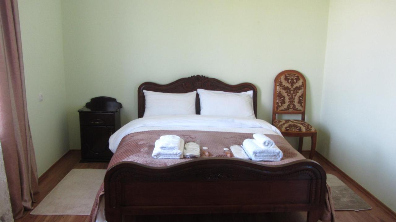 Blue Guest House Samtredia ภายนอก รูปภาพ
