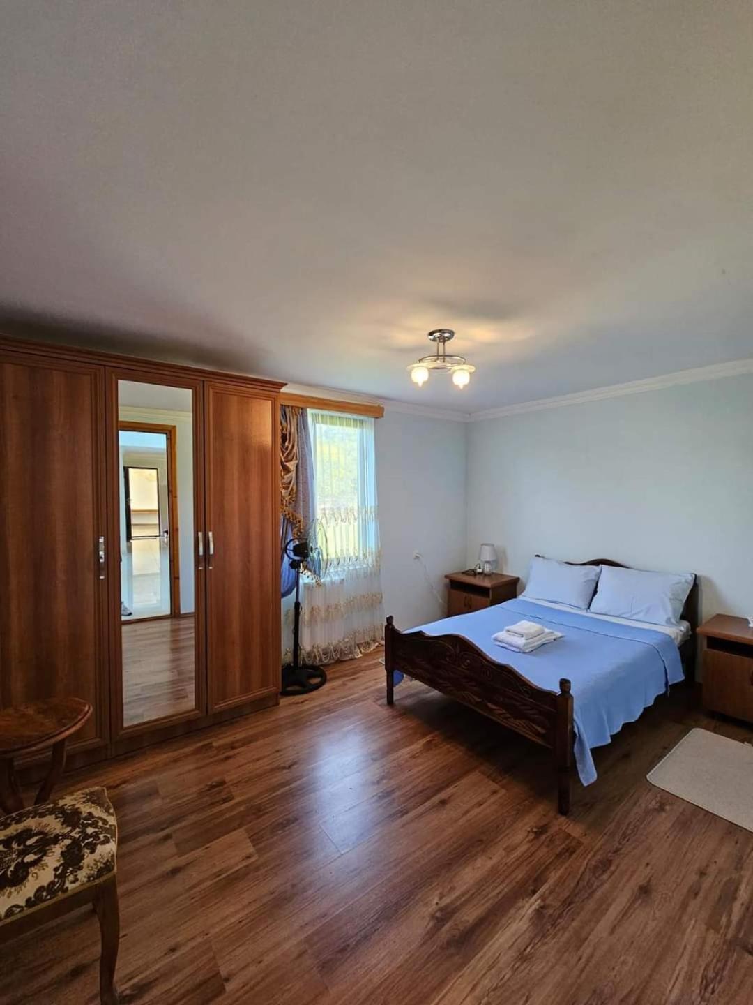 Blue Guest House Samtredia ภายนอก รูปภาพ